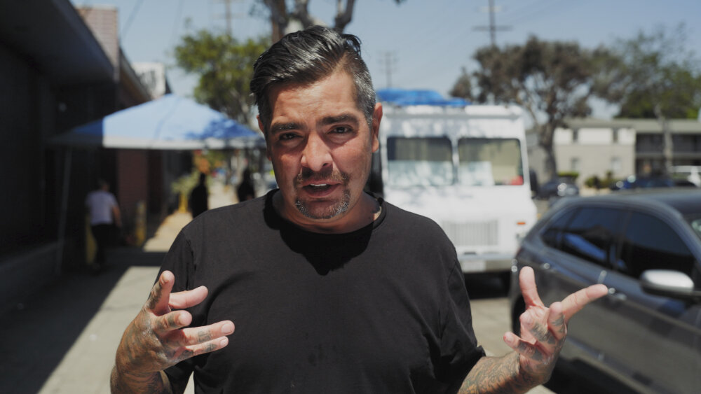 Tacos, Trucks, and Tradition: Aarón Sánchez Digs Into La Comida del Barrio PREMIERING 10/15