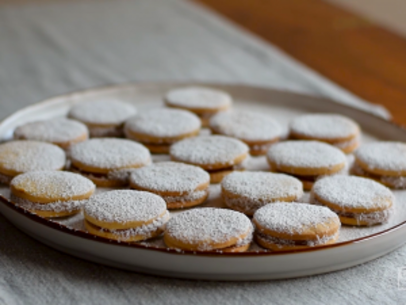 Image of Dulce de Leche Alfajores article