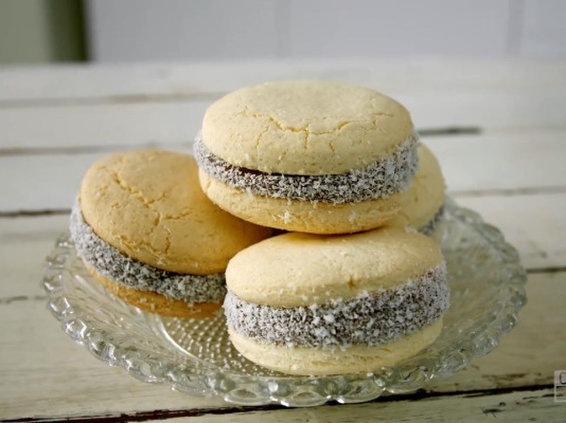 dulce de leche alfajores