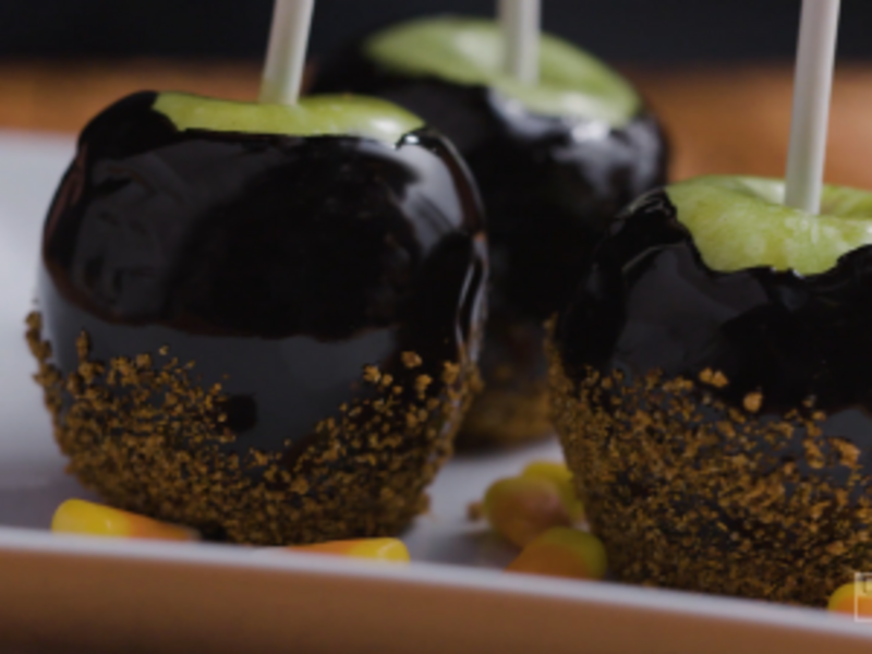 Image of Chile Caramel Apples article